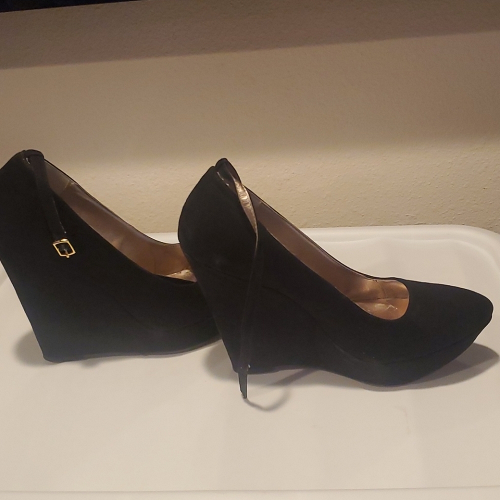 Wedge closed toe